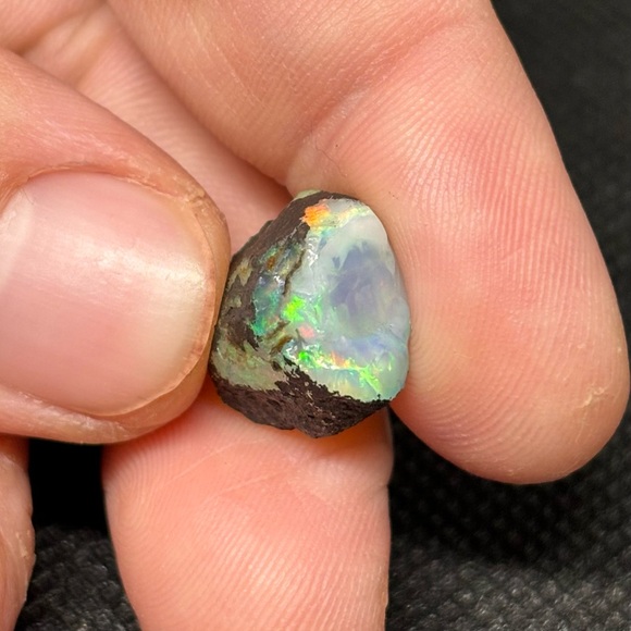 Radiant Beautiful Ethiopian Welo Opal For All Levels Of Cabbing/Faceting - Picture 8 of 13